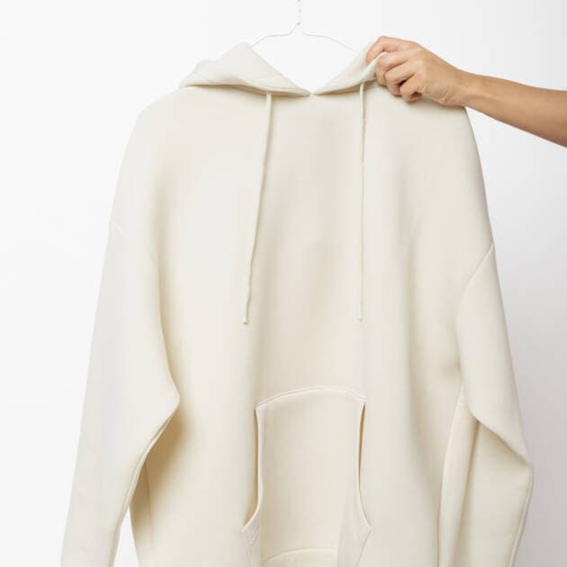 Crew neck sweatshirt for casual wear.